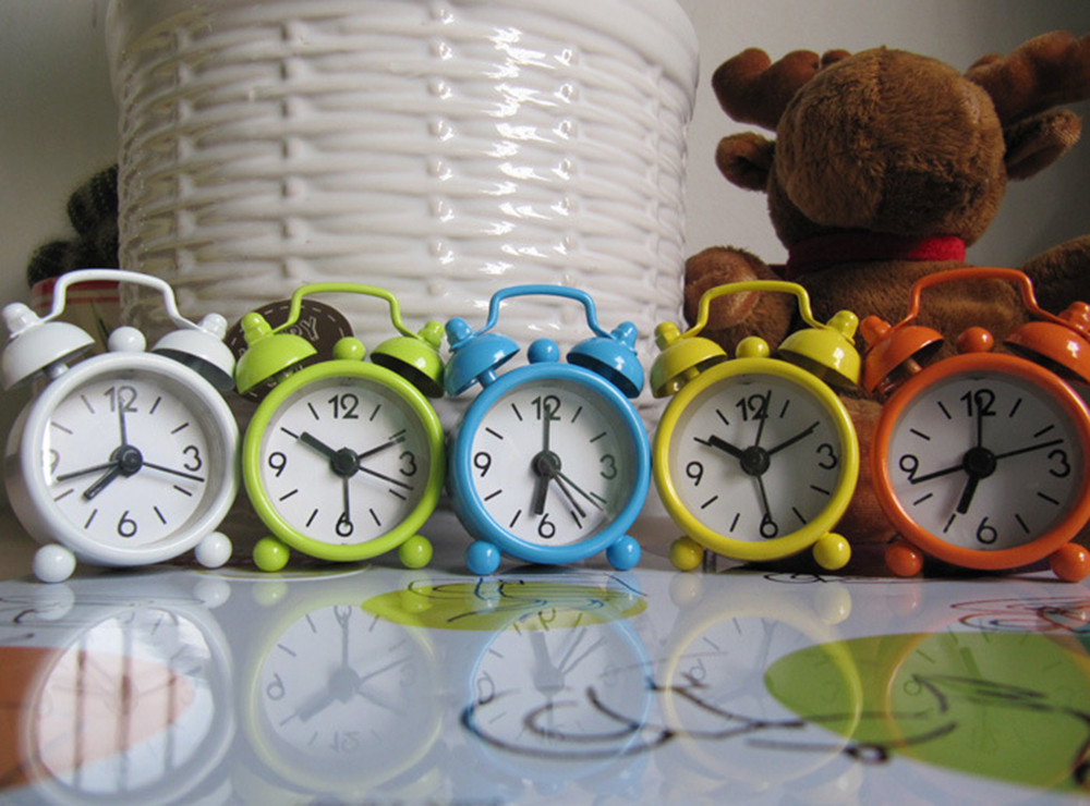 الإبداعية لطيف معدن صغير صغير  - مراجعة Vintage Alarm Clock وسعره